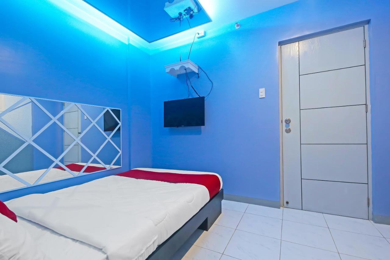 Oyo 896 Silverio Suites มะนิลา ภายนอก รูปภาพ