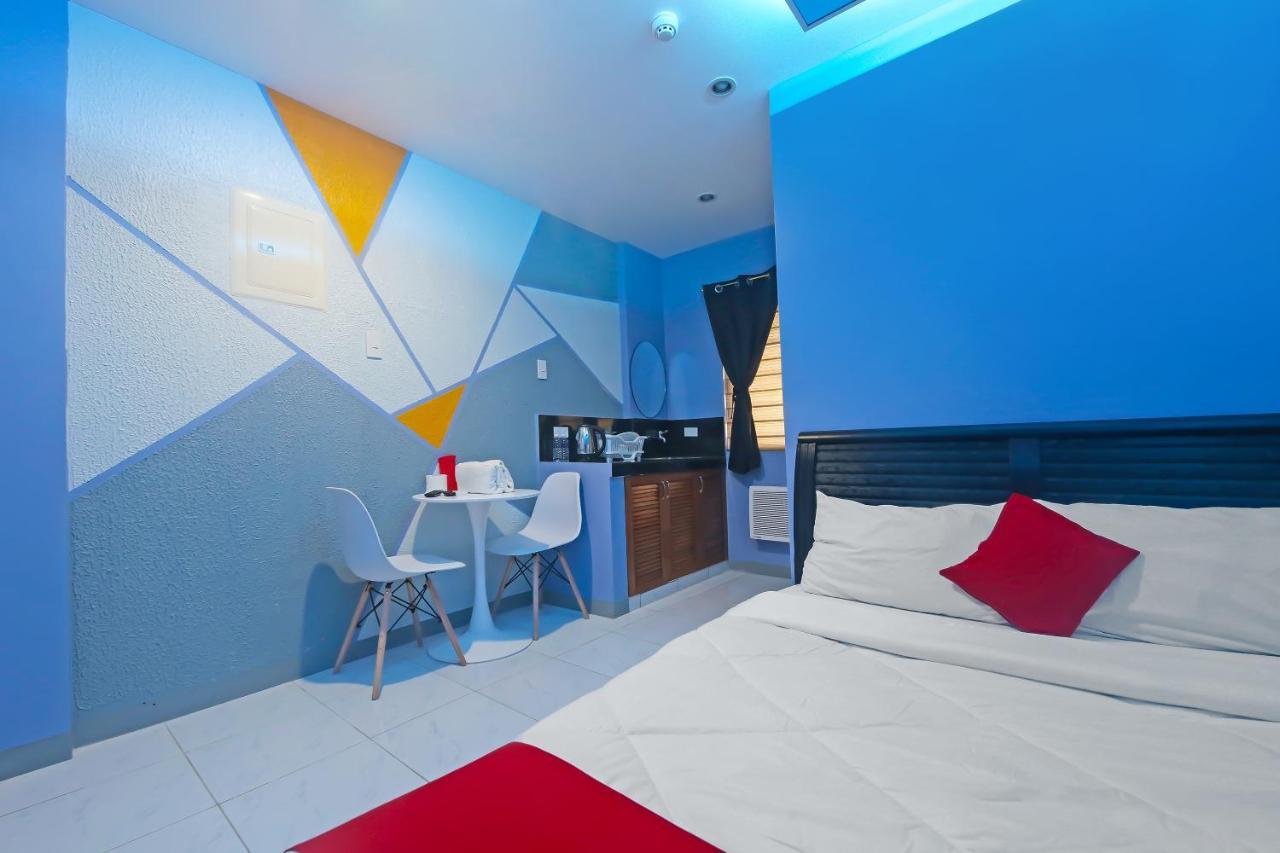 Oyo 896 Silverio Suites มะนิลา ภายนอก รูปภาพ